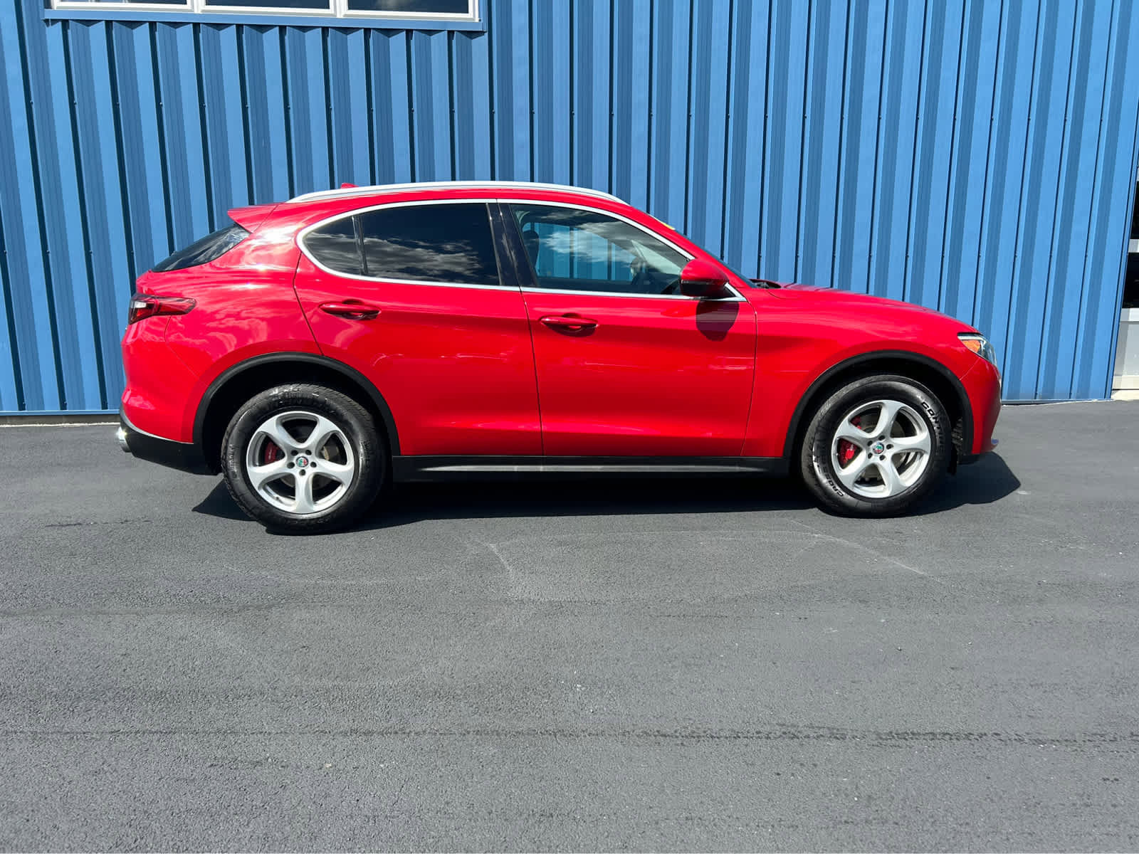 Used 2018 Alfa Romeo Stelvio AWD image 15
