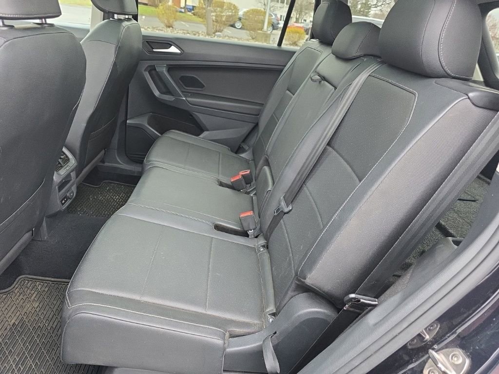 Used 2020 Volkswagen Tiguan SE w/ Panoramic Sunroof Package image 26