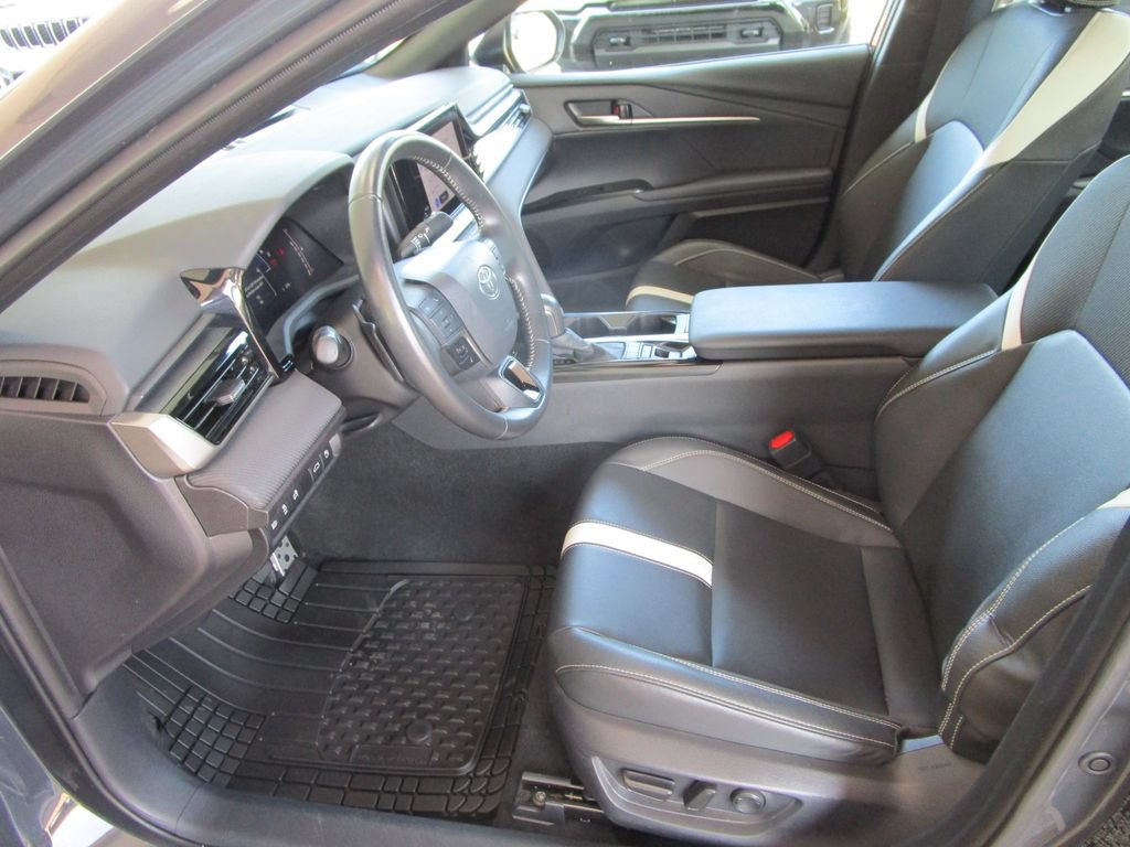 Used 2025 Toyota Camry SE FWD image 21