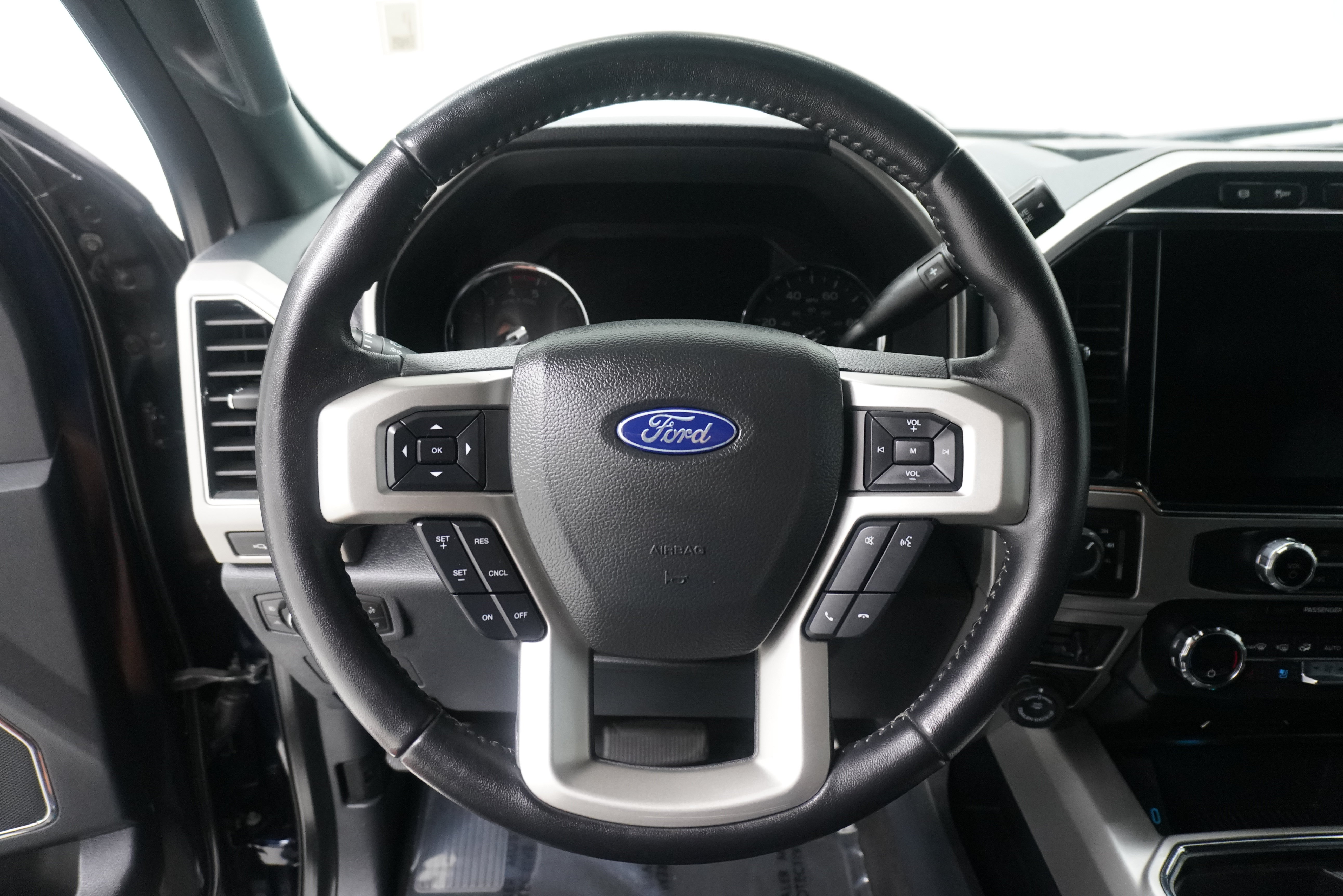 Used 2022 Ford F250 Lariat w/ Tremor Off-Road Package AWD/4WD image 21