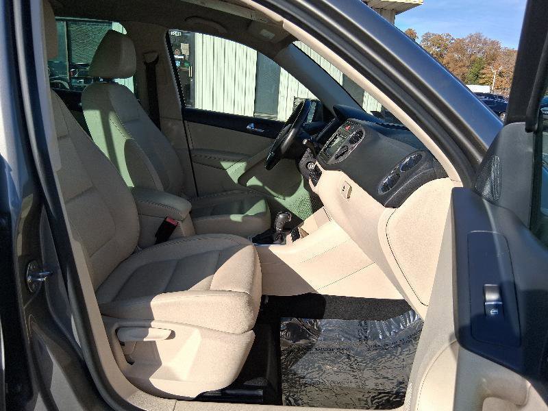 Used 2011 Volkswagen Tiguan S AWD/4WD image 18