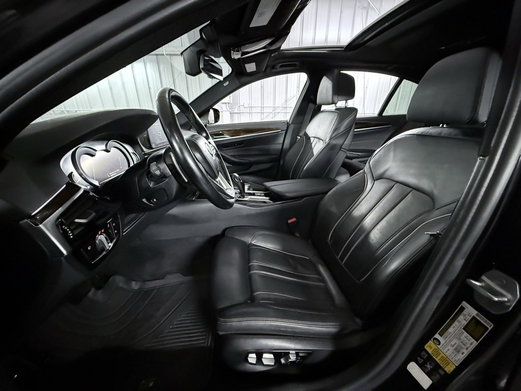 Used 2017 BMW 540i xDrive image 18