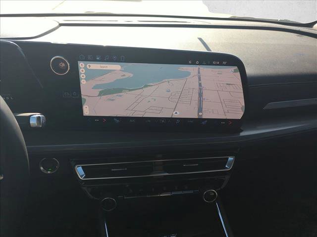 New 2026 Chevrolet Traverse LT w/ Sun and Wheel Package FWD image 12