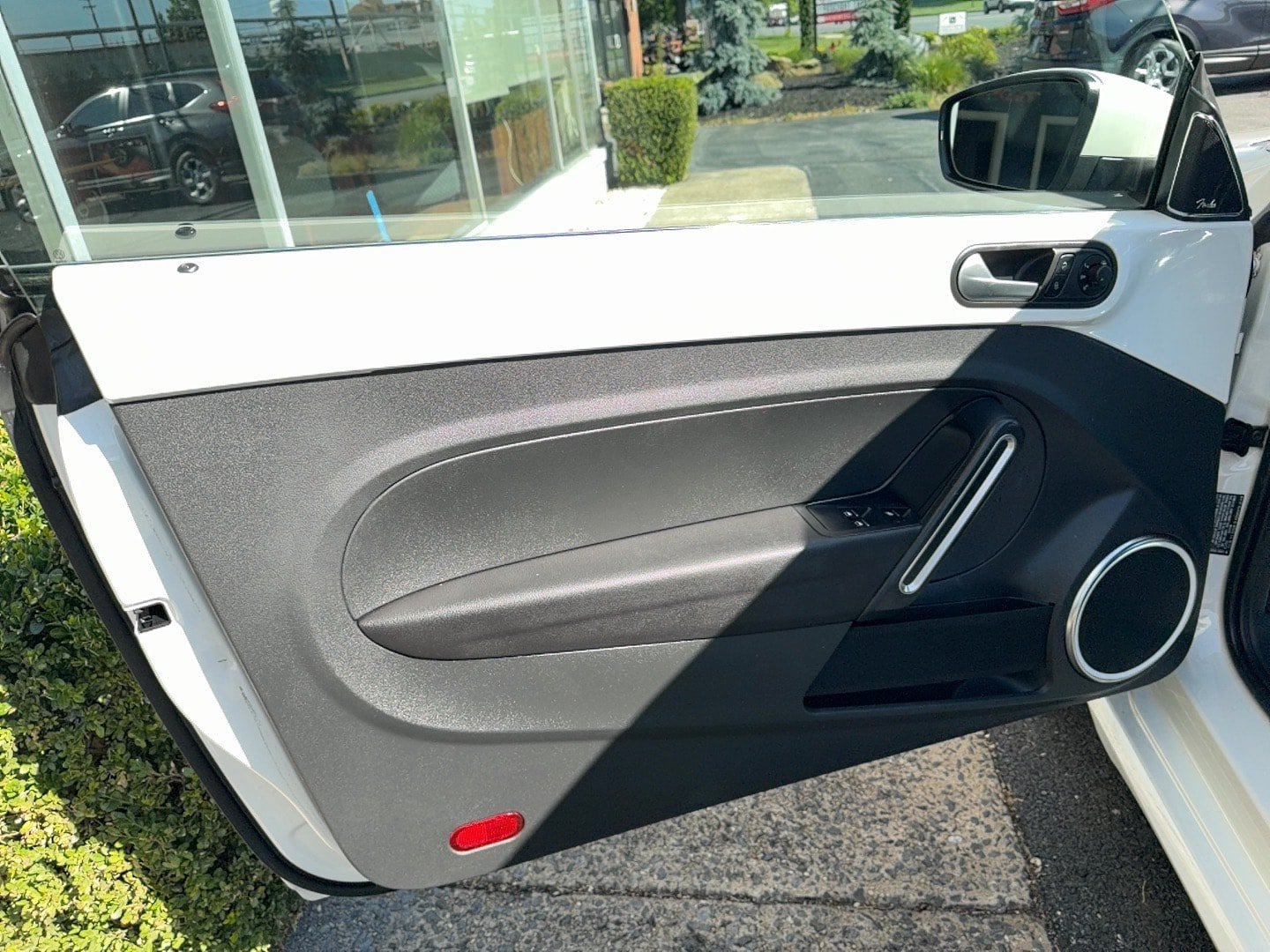Used 2013 Volkswagen Beetle 2.5 FWD image 15