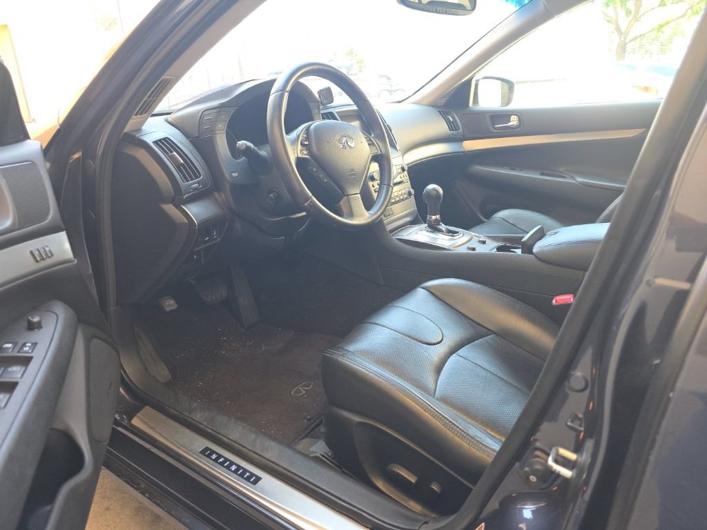 Used 2010 INFINITI G37 Journey w/ Premium Pkg RWD image 4