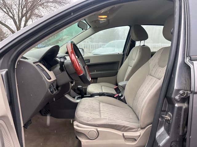 Used 2009 Ford Focus SE image 9