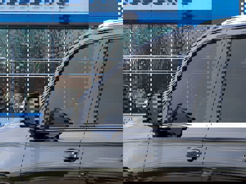 New 2026 Chevrolet Suburban Premier image 36