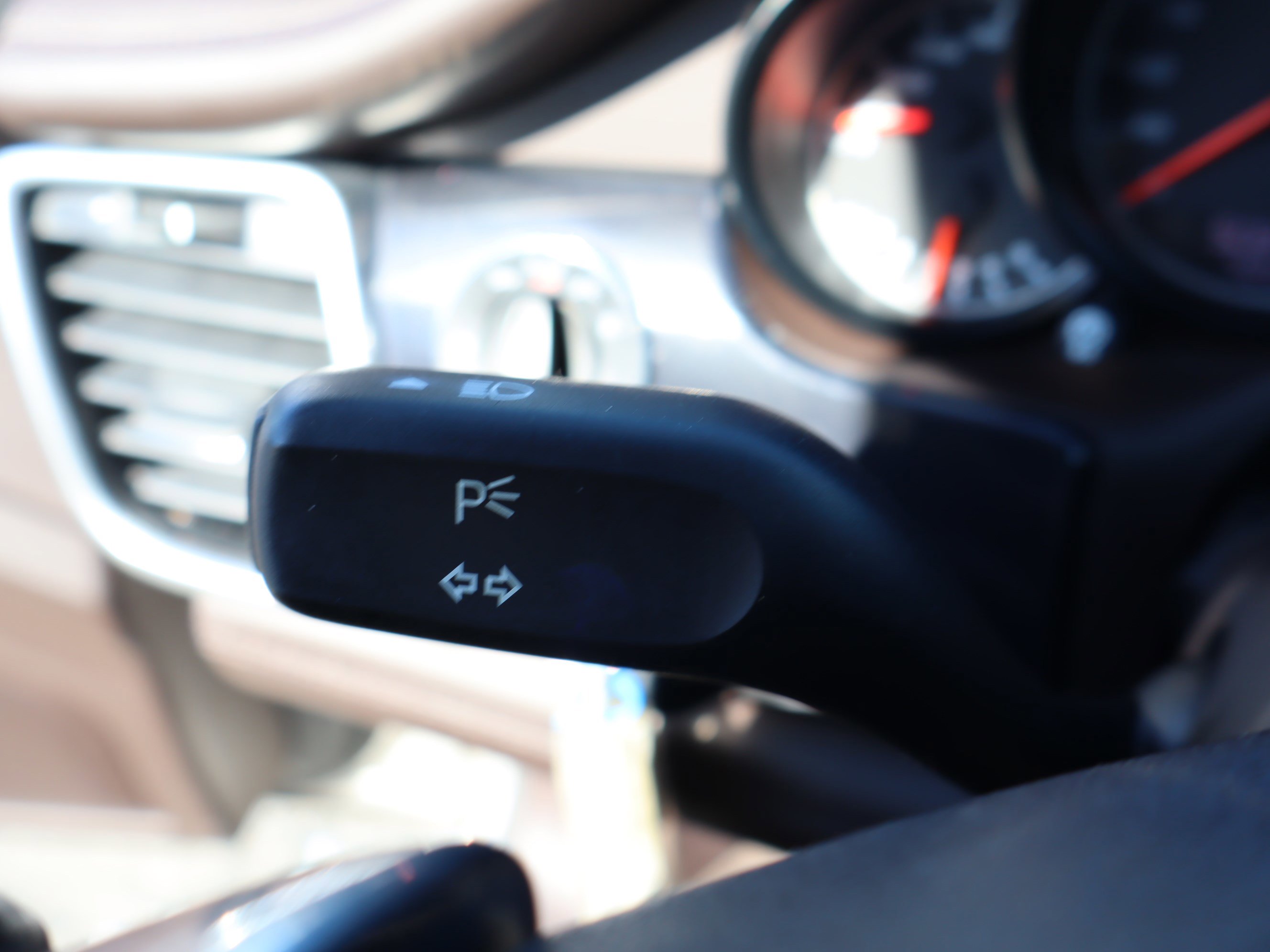 Used 2013 Porsche Panamera 4 image 22