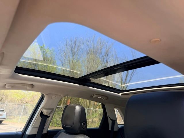 Used 2018 Cadillac XT5 Premium Luxury FWD image 18