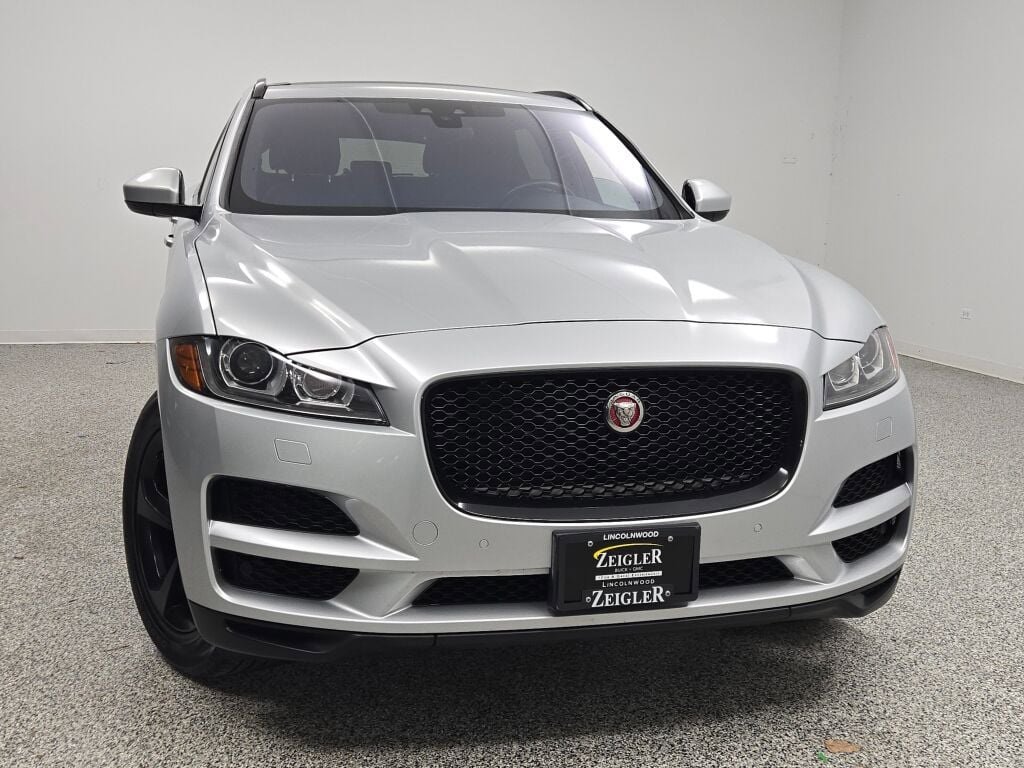 Used 2019 Jaguar F-PACE Premium image 5