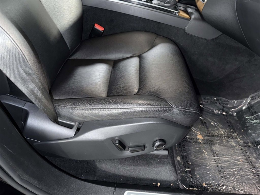 Used 2022 Volvo XC90 T6 Momentum w/ Advanced Package image 14