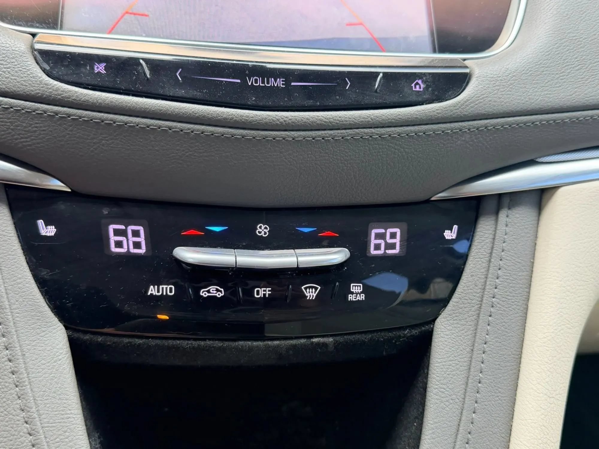 Used 2017 Cadillac XT5 Luxury w/ Driver Awareness Package FWD image 15