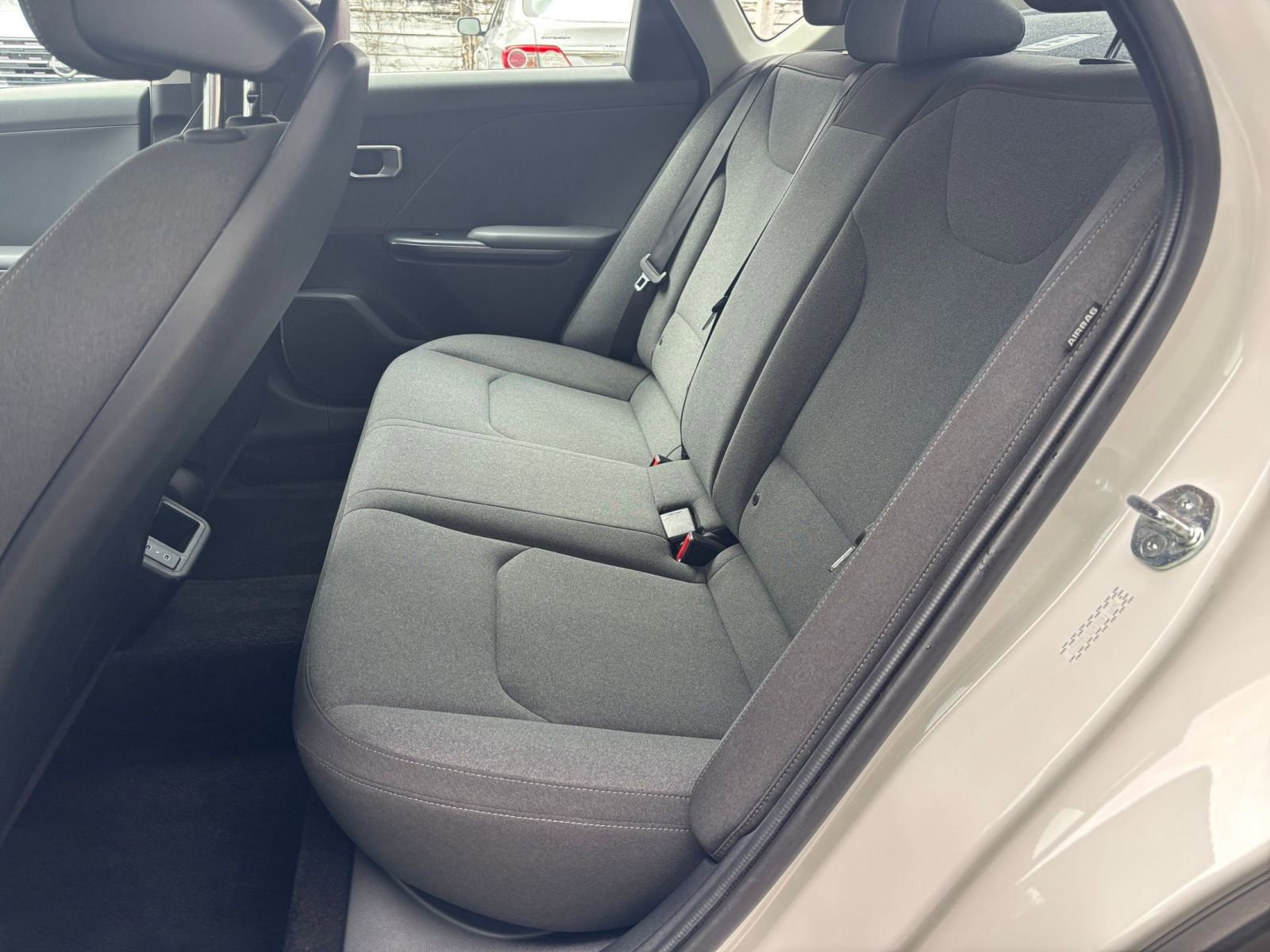 Used 2025 Kia K4 LXS image 25