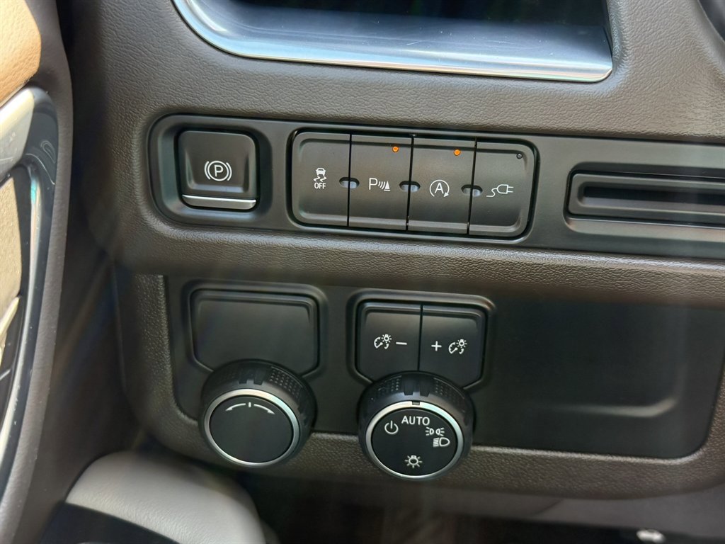 Used 2021 Chevrolet Suburban LS image 14