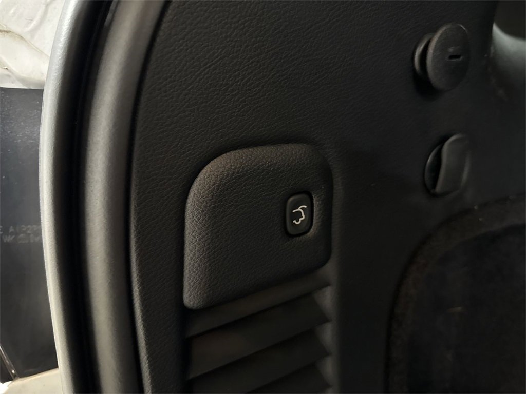 Used 2018 Jeep Grand Cherokee Laredo image 31