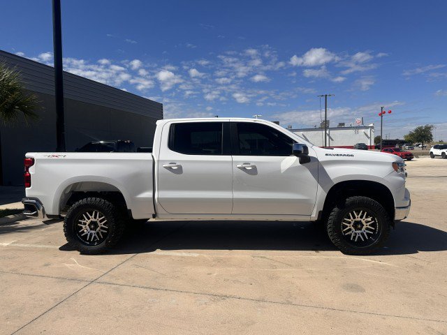 Used 2025 Chevrolet Silverado 1500 LT w/ Safety Package AWD/4WD image 7