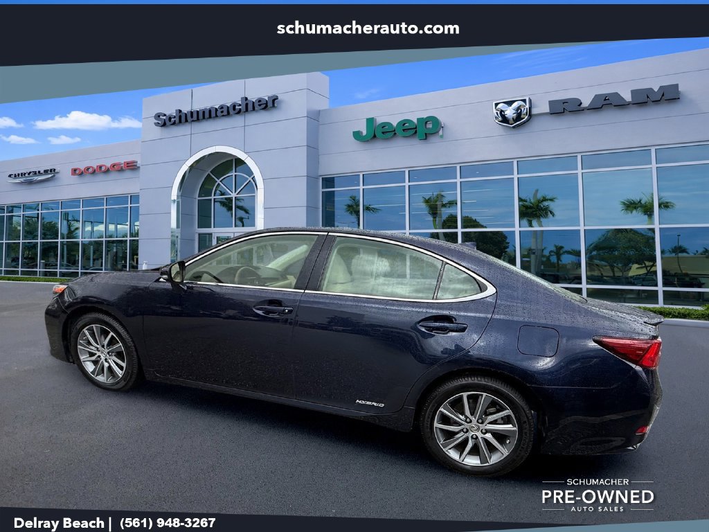 Used 2018 Lexus ES 300h w/ Luxury Package FWD image 5
