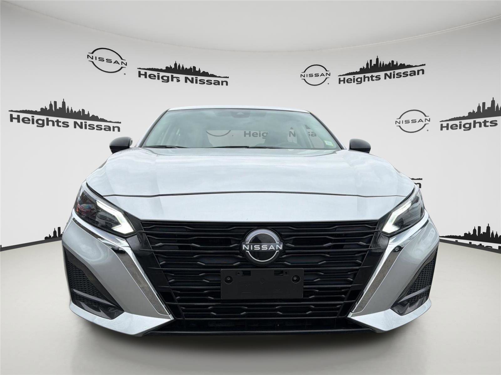 Used 2024 Nissan Altima 2.5 SV image 9