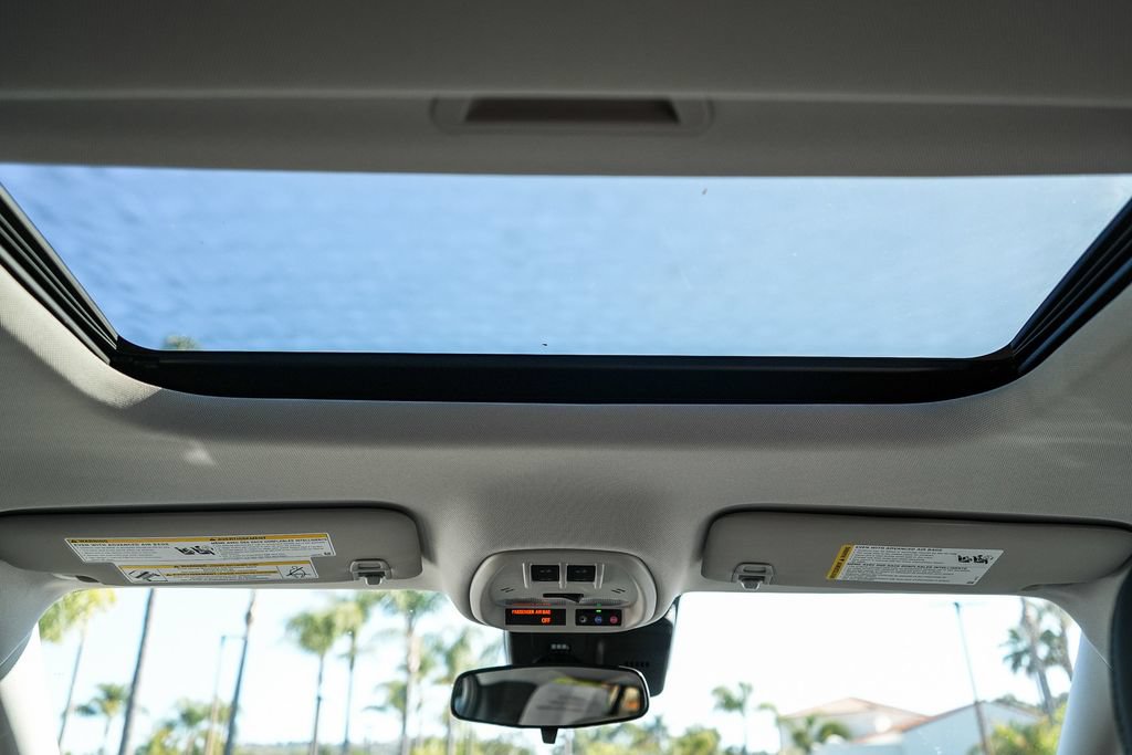 New 2026 Chevrolet Trax LT w/ Sunroof Package FWD image 15
