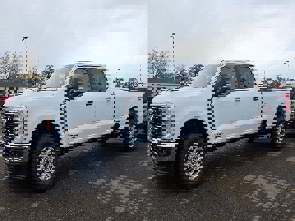 New 2026 Ford F350 XLT w/ 360-Degree Camera Package