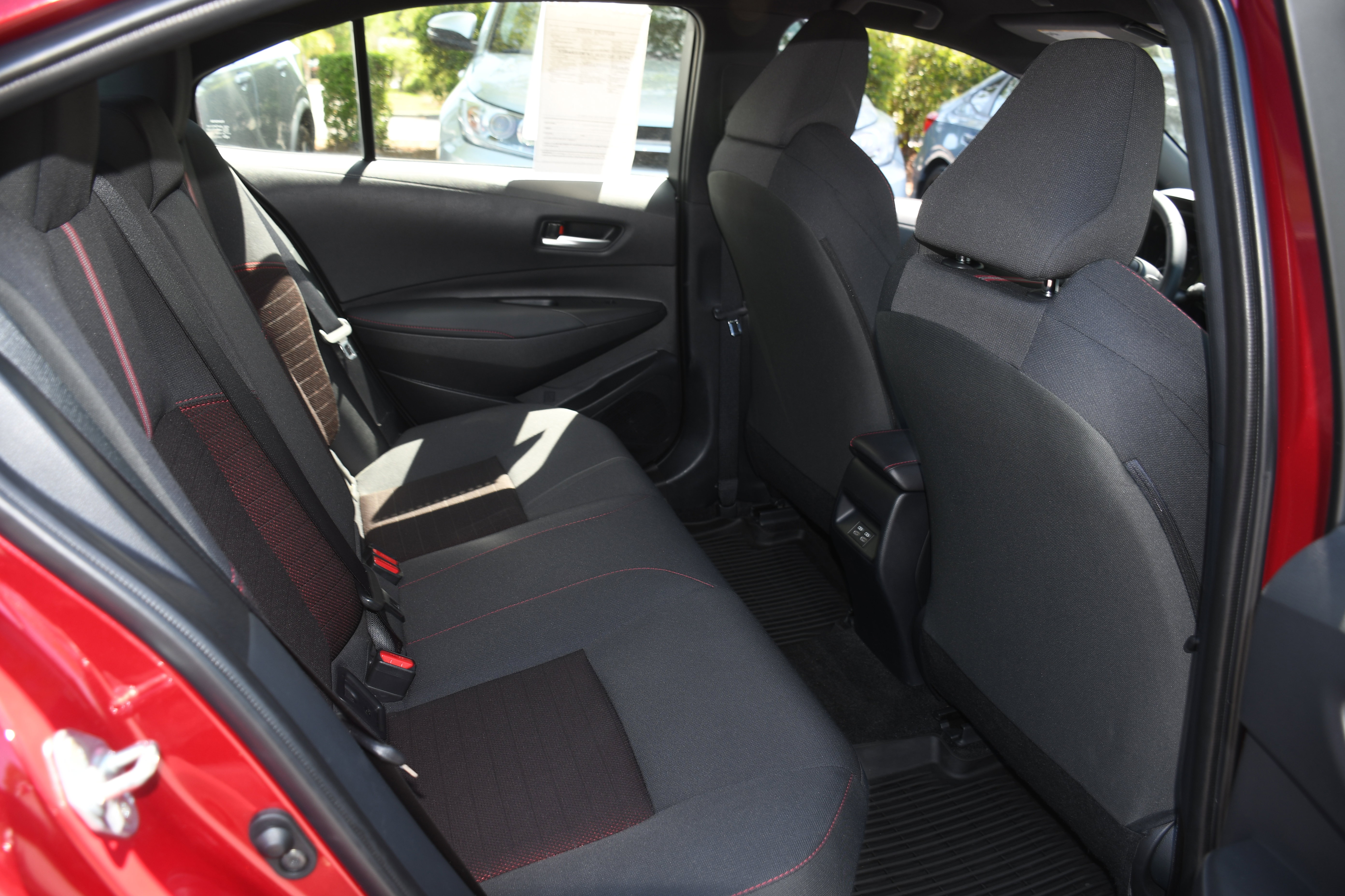 Used 2025 Toyota Corolla SE image 17