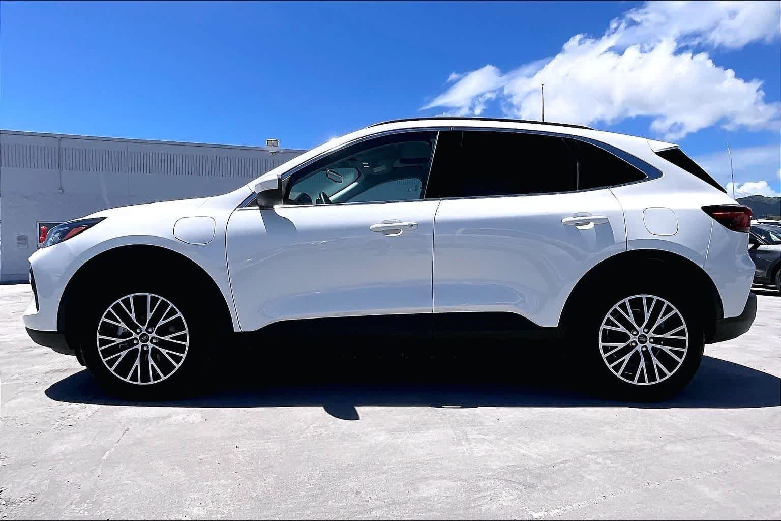 Used 2025 Ford Escape SE FWD image 3