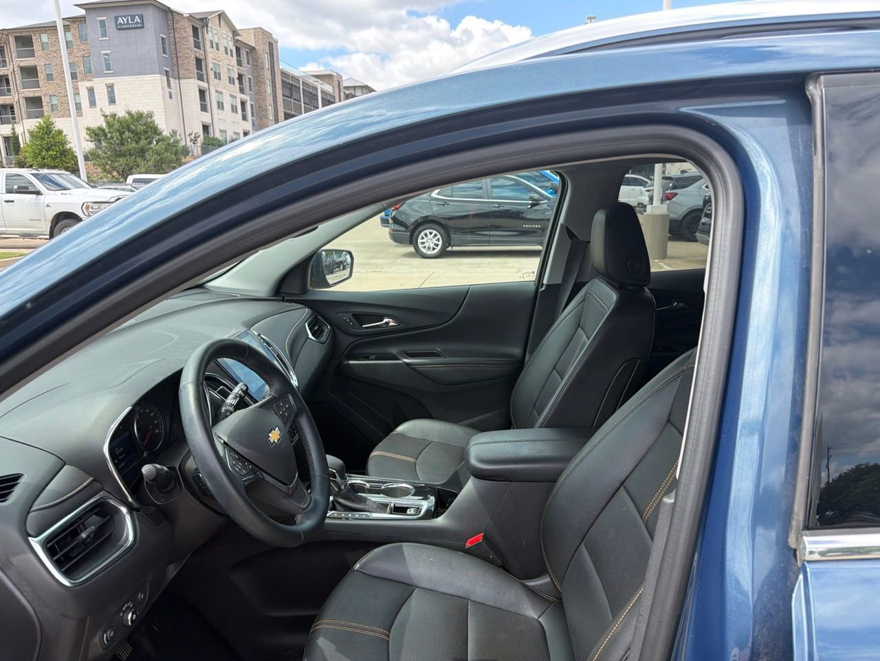 Used 2024 Chevrolet Equinox Premier FWD image 6