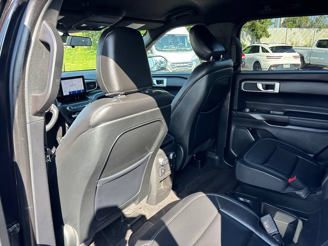 Used 2020 Ford Explorer XLT w/ Equipment Group 202A AWD/4WD image 9