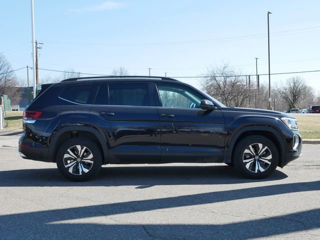 Certified 2025 Volkswagen Atlas SE image 8