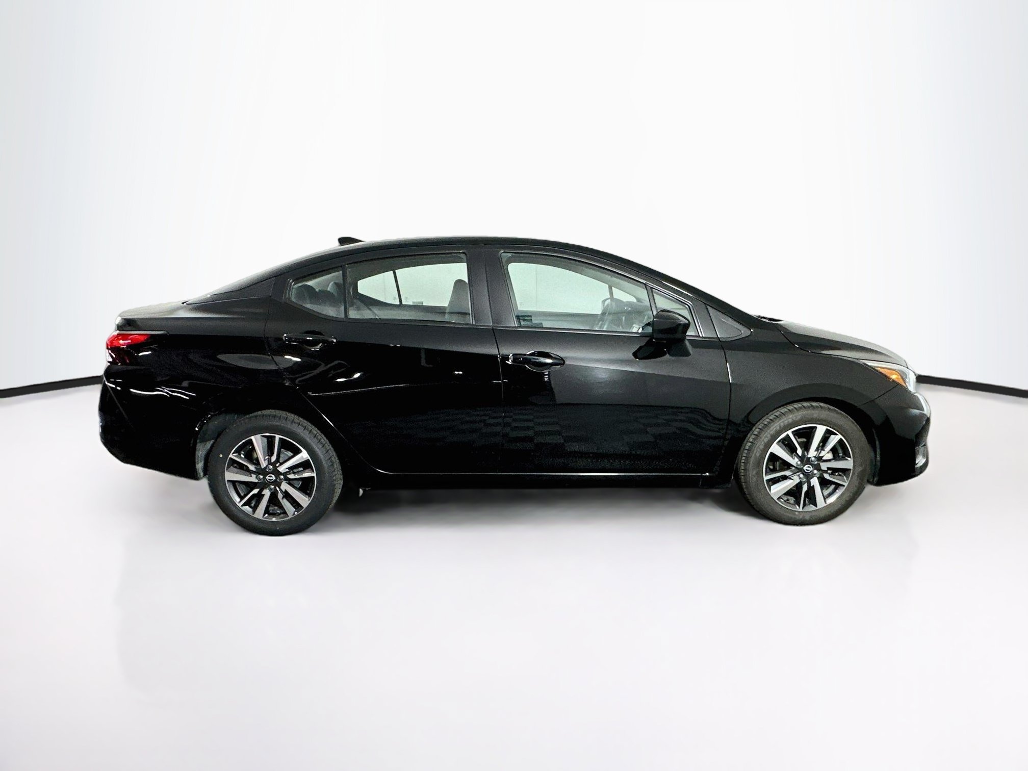 Used 2025 Nissan Versa SV FWD image 10