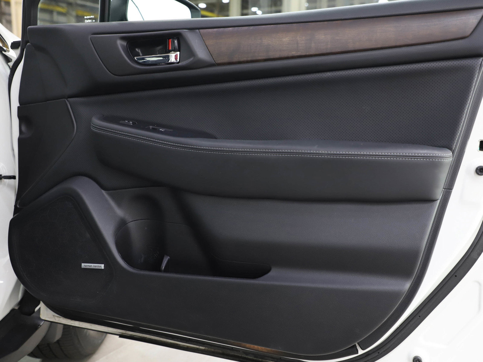 Used 2017 Subaru Outback 2.5i Limited image 9