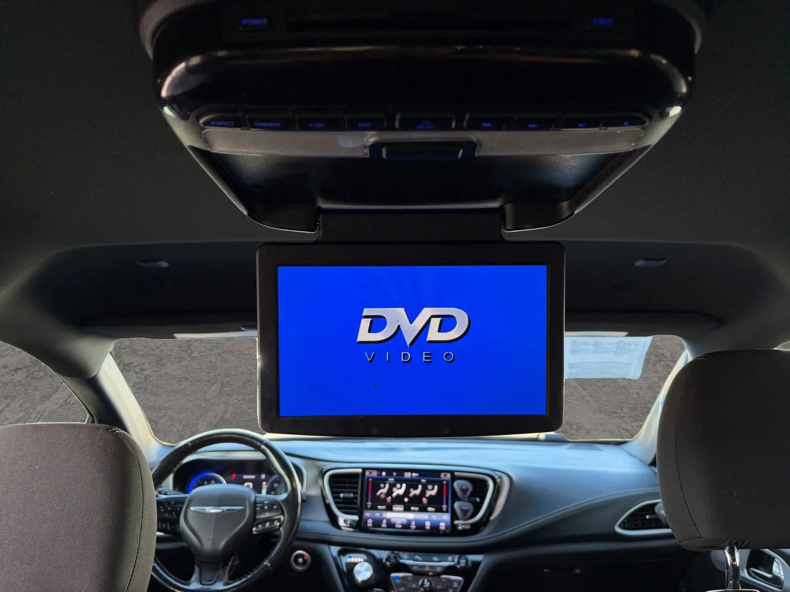 Used 2021 Chrysler Pacifica Touring w/ Cold Weather Group image 29