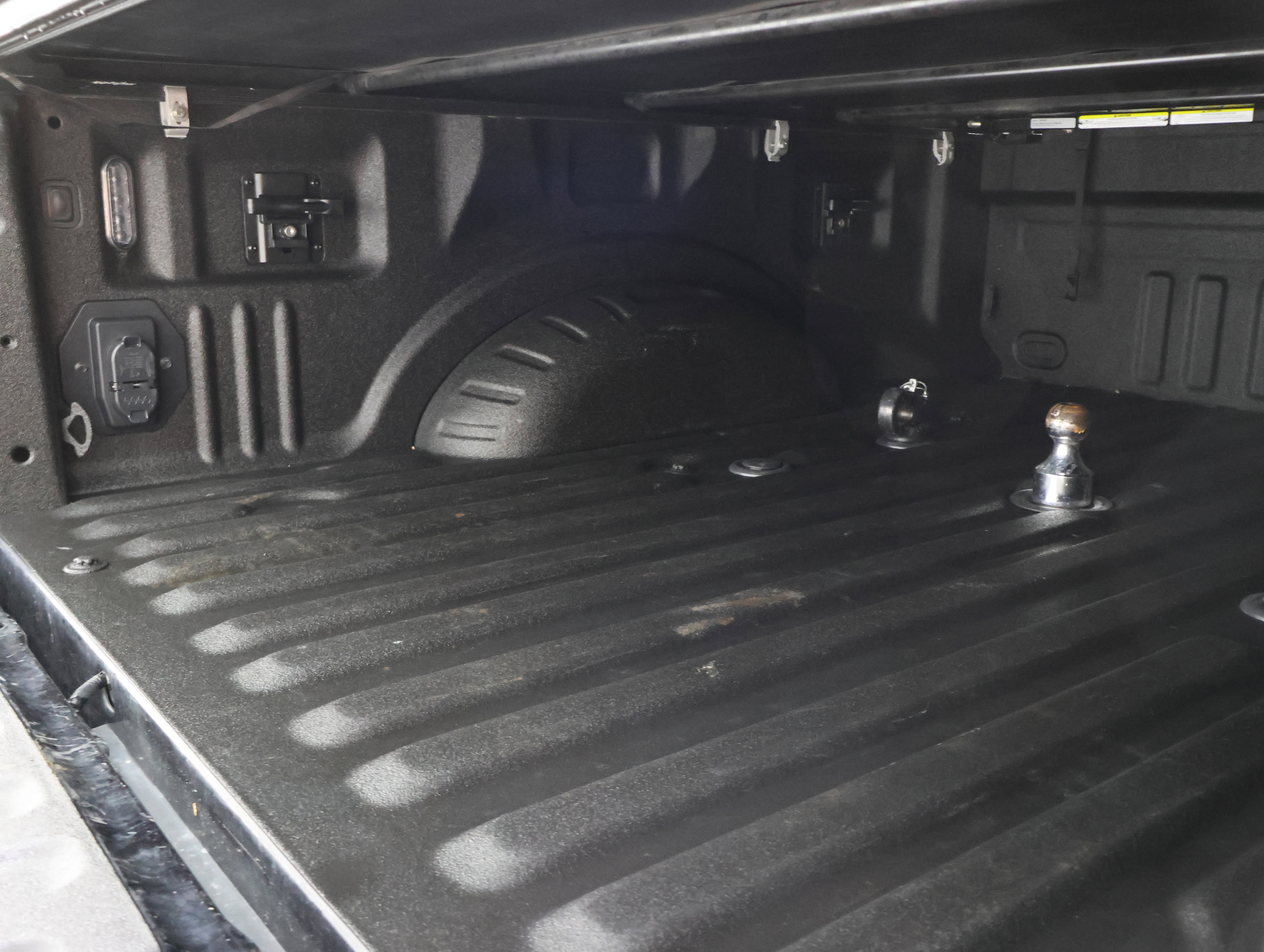 Used 2021 Ford F350 Lariat AWD/4WD image 5