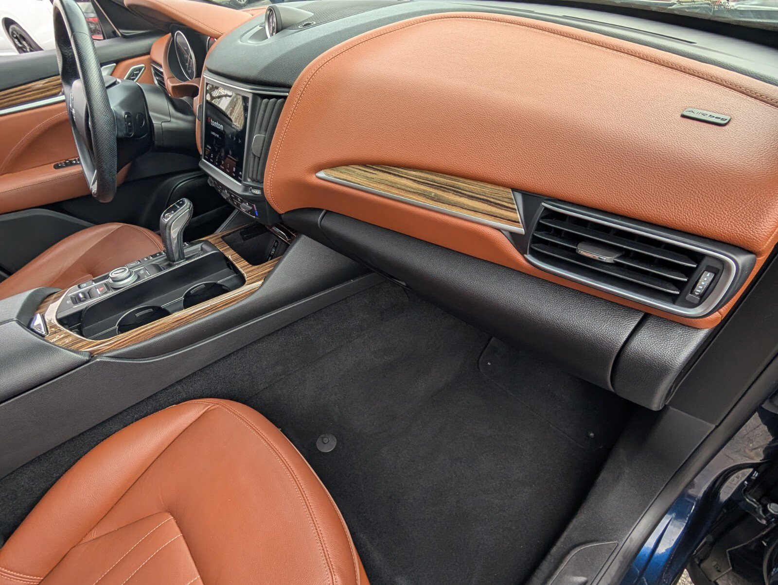 Used 2022 Maserati Levante GT AWD/4WD image 20