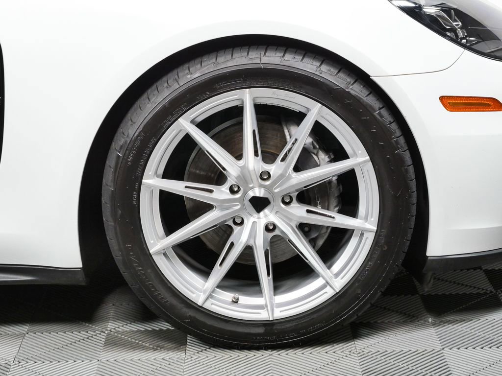 Used 2018 Porsche Panamera RWD image 32