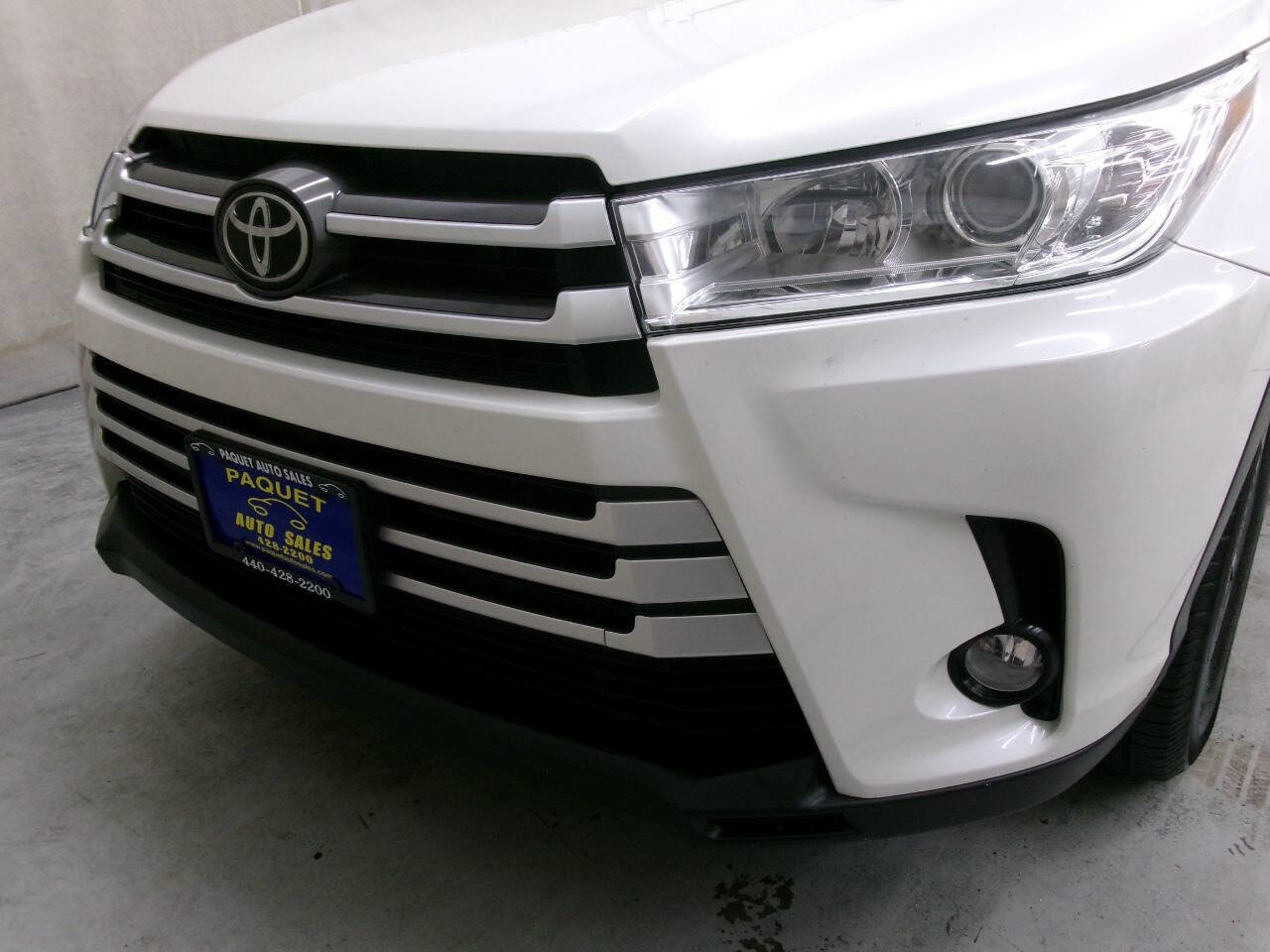 Used 2018 Toyota Highlander XLE image 11