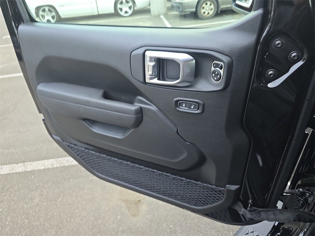 New 2025 Jeep Gladiator Sport image 26