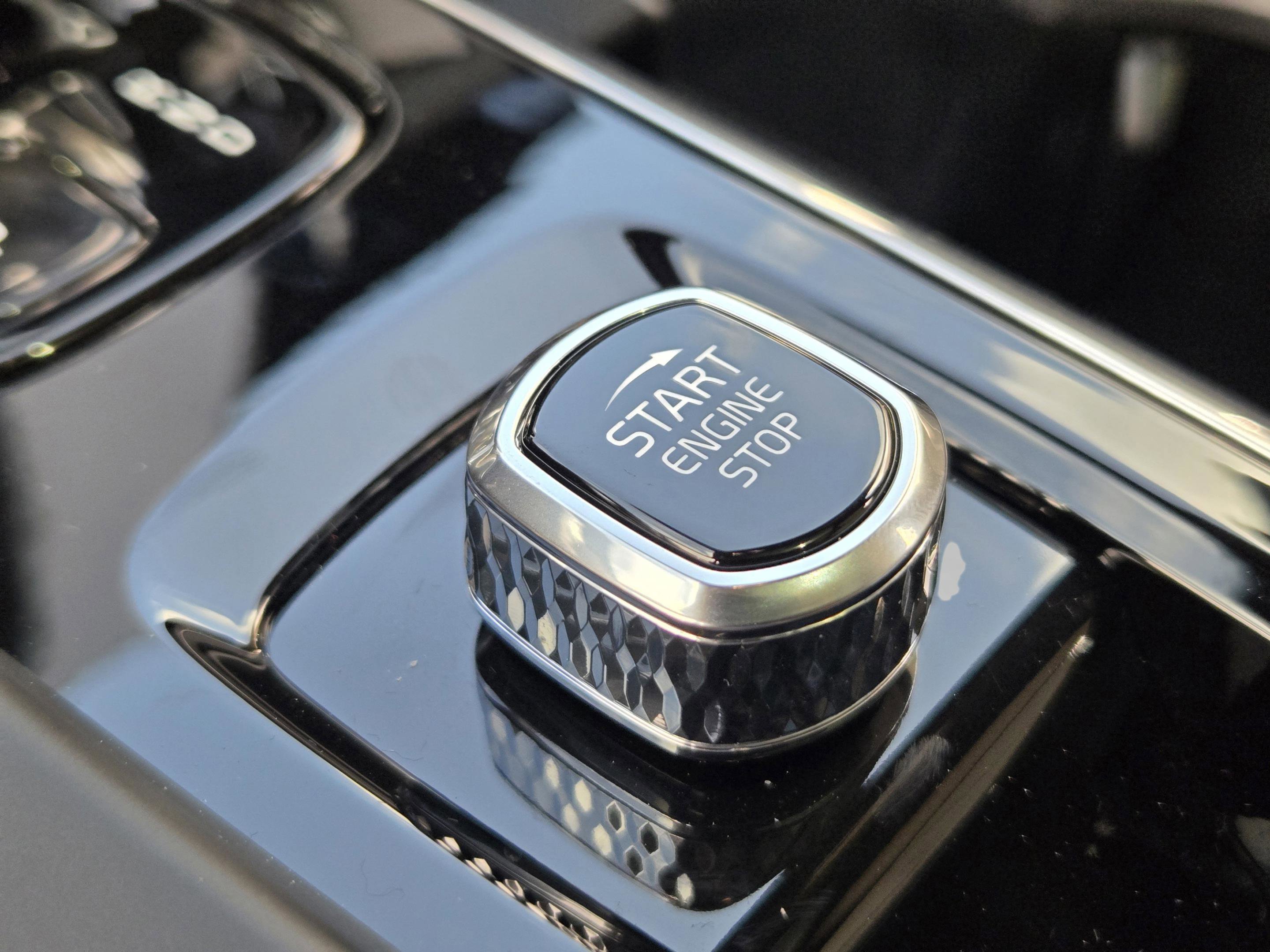 New 2026 Volvo XC60 B5 Plus w/ Protection Package Premier image 33