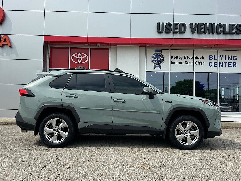 Certified 2021 Toyota RAV4 XLE Premium AWD/4WD image 6