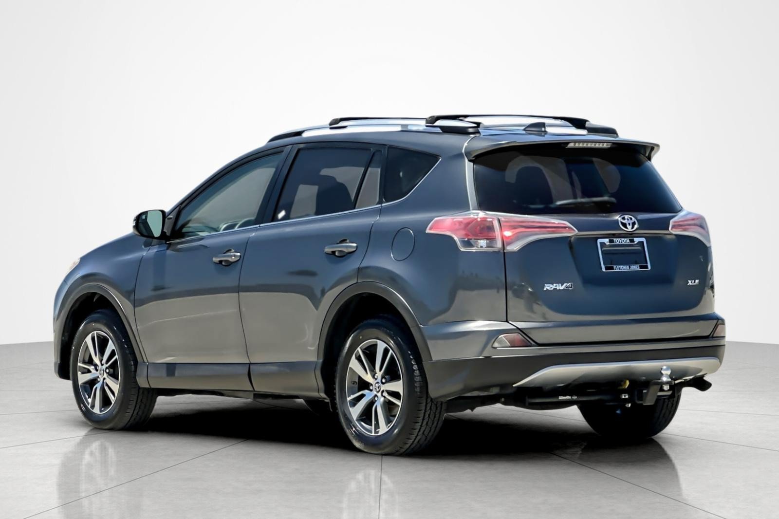 Certified 2017 Toyota RAV4 XLE w/ Carpet Mat Package FWD image 3