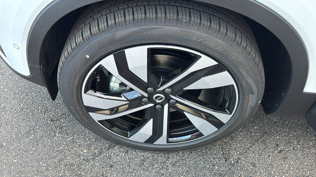 New 2026 Volvo XC40 B5 Plus w/ Protection Package Premier AWD/4WD image 32