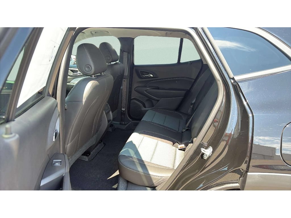New 2026 Chevrolet Trax LT w/ Sunroof Package FWD image 18