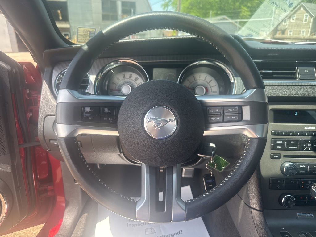 Used 2010 Ford Mustang GT RWD image 16