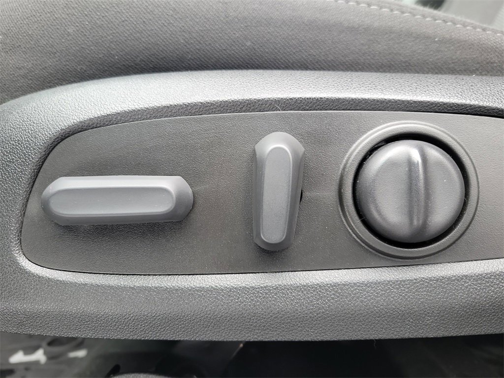 Used 2023 Chevrolet Traverse LT w/ LPO, Floor Liner Package image 21