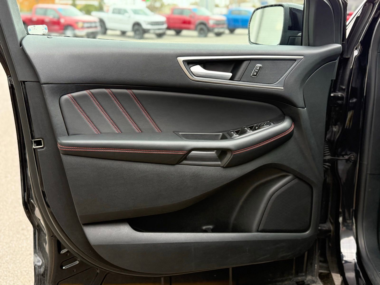 Used 2024 Ford Edge ST-Line image 10