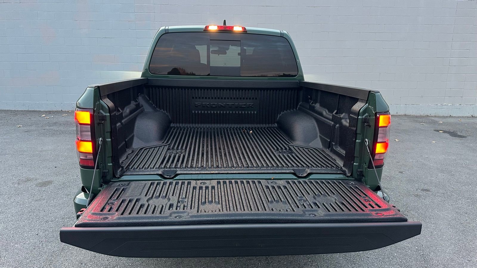 New 2026 Nissan Frontier SV image 9