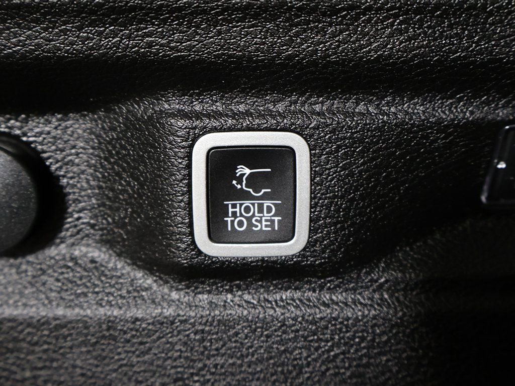 Used 2023 Jeep Grand Cherokee L Limited image 59