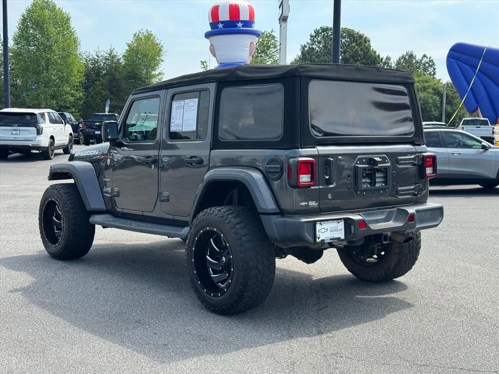 Used 2018 Jeep Wrangler Unlimited Sahara AWD/4WD image 5