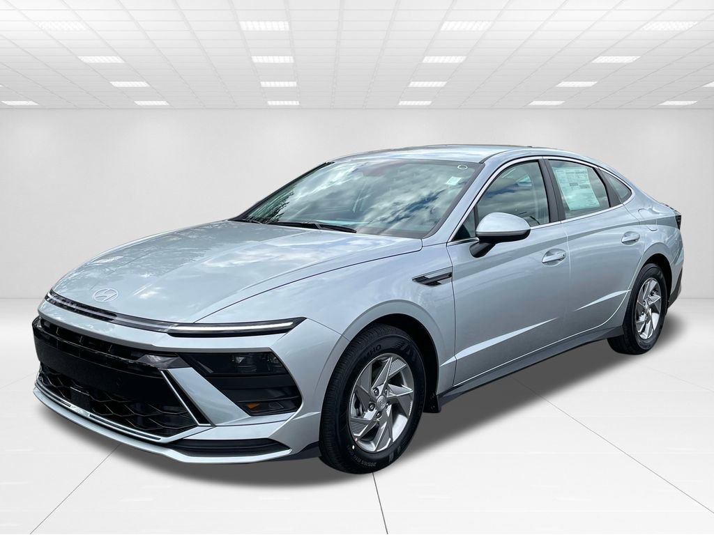 New 2025 Hyundai Sonata SE FWD image 3