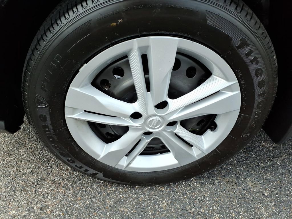 Used 2025 Nissan Kicks Play S FWD image 9